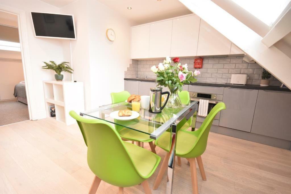 Apt 3, Opera House Ensuite 4Th Floor By Indigo Flats London Ngoại thất bức ảnh