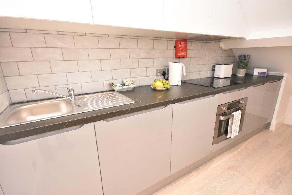 Apt 3, Opera House Ensuite 4Th Floor By Indigo Flats London Ngoại thất bức ảnh