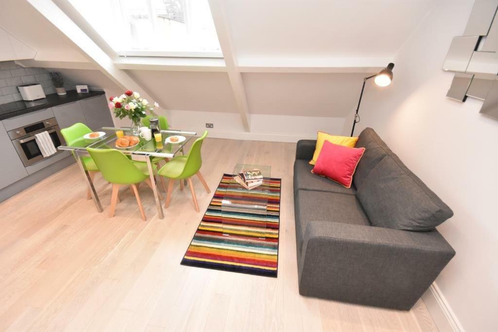 Apt 3, Opera House Ensuite 4Th Floor By Indigo Flats London Ngoại thất bức ảnh