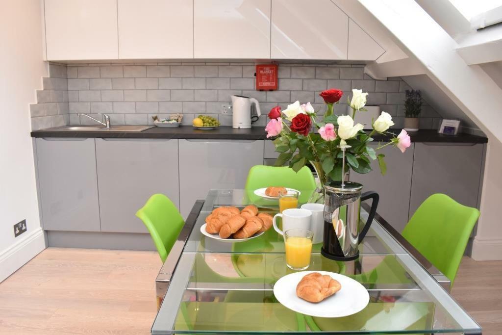 Apt 3, Opera House Ensuite 4Th Floor By Indigo Flats London Ngoại thất bức ảnh