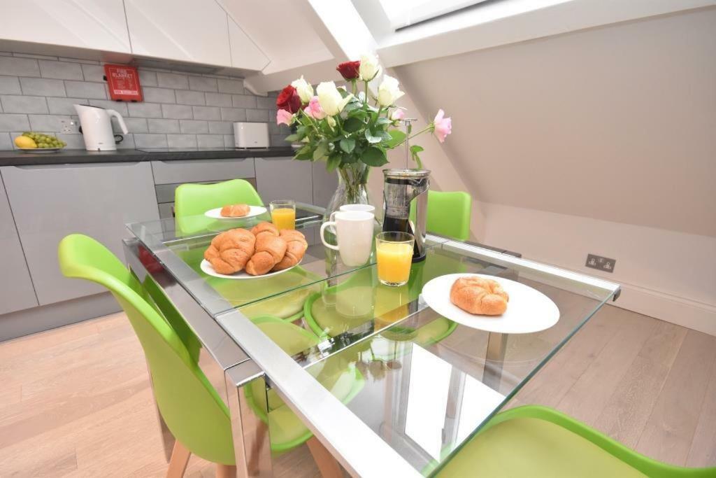 Apt 3, Opera House Ensuite 4Th Floor By Indigo Flats London Ngoại thất bức ảnh